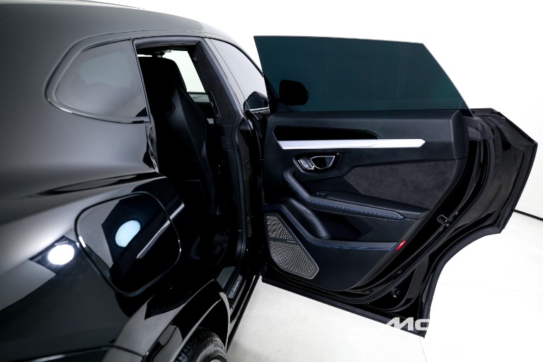 Used-2021-Lamborghini-Urus