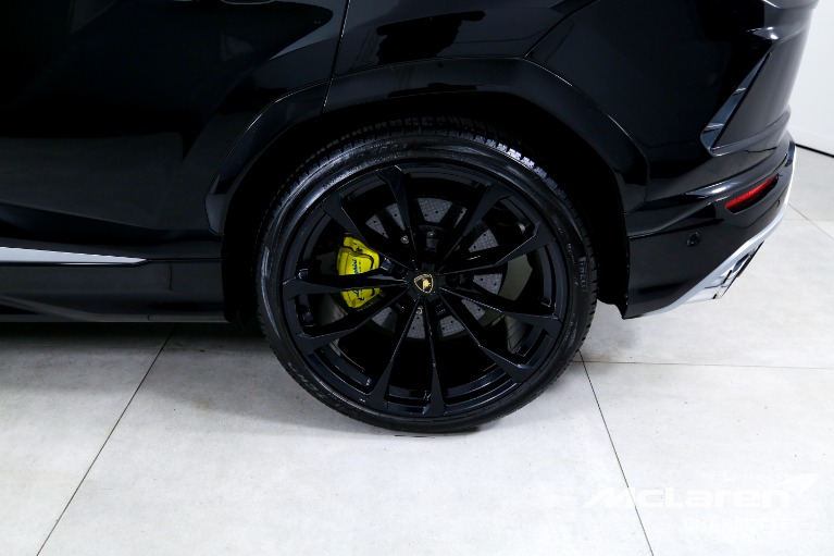 Used-2021-Lamborghini-Urus