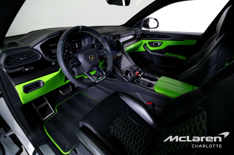 Used-2022-Lamborghini-Urus