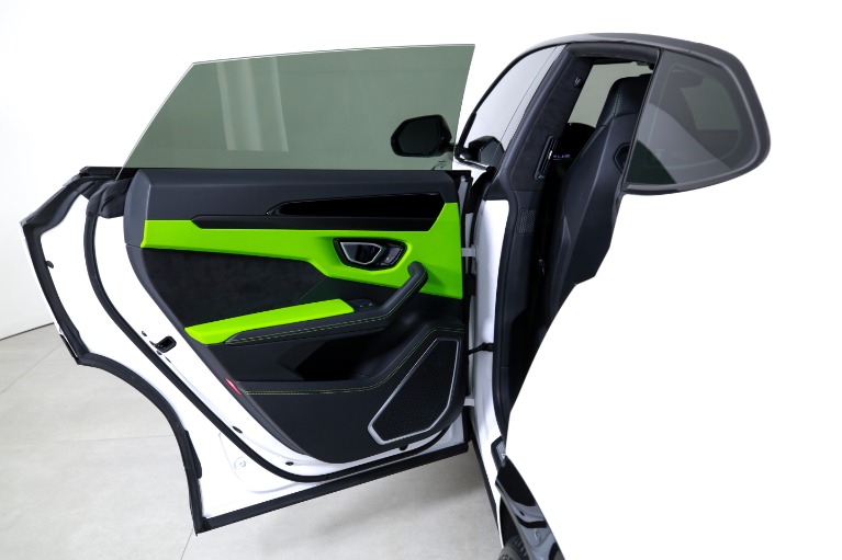 Used-2022-Lamborghini-Urus