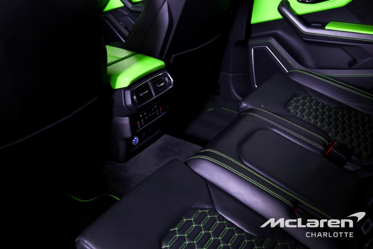 Used-2022-Lamborghini-Urus