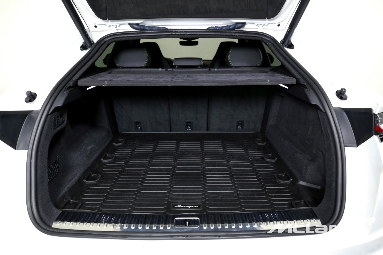 Used-2022-Lamborghini-Urus