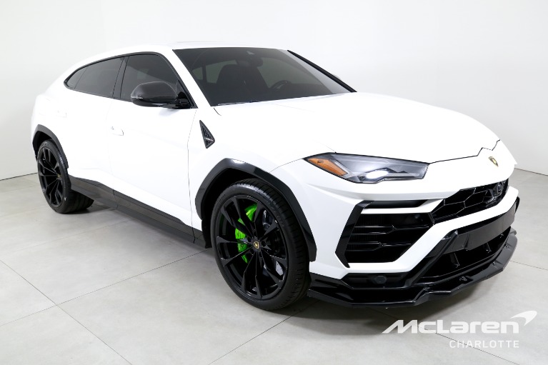 Used-2022-Lamborghini-Urus