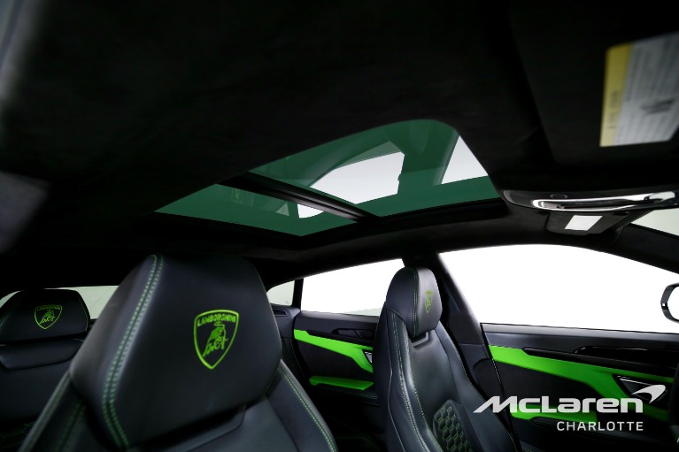 Used-2022-Lamborghini-Urus