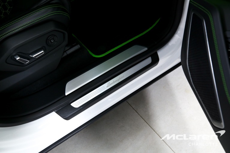 Used-2022-Lamborghini-Urus