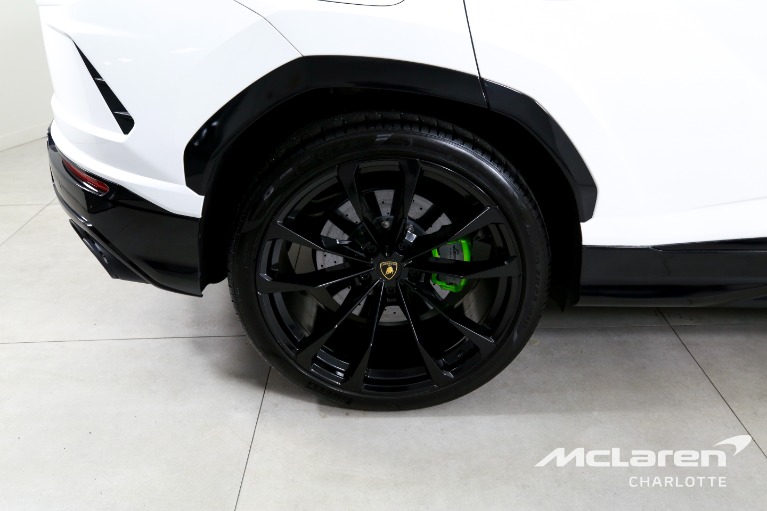 Used-2022-Lamborghini-Urus