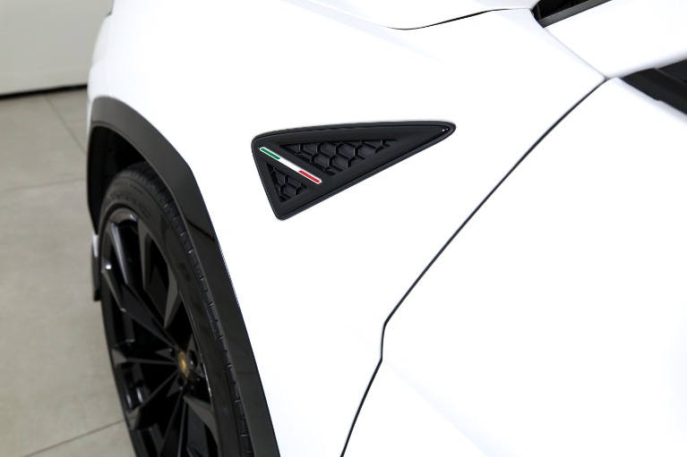 Used-2022-Lamborghini-Urus