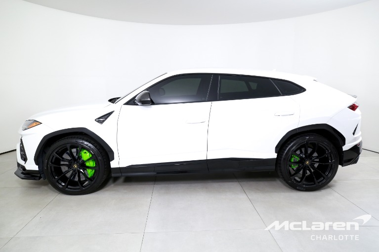 Used-2022-Lamborghini-Urus