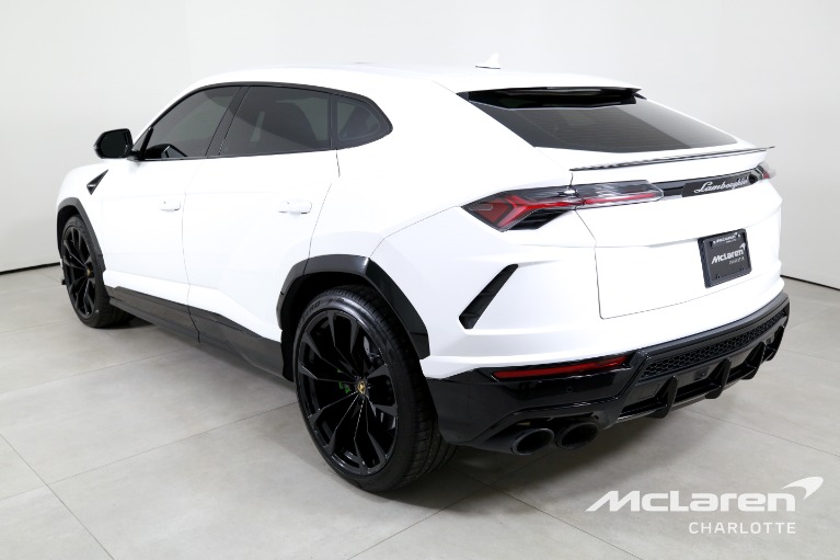 Used-2022-Lamborghini-Urus