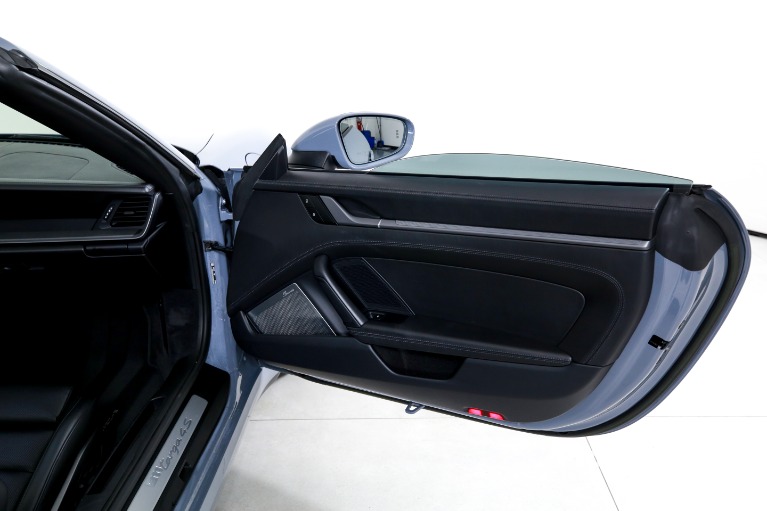 Used-2023-Porsche-911-Targa-4S