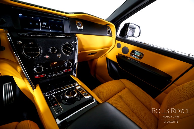 Used-2022-Rolls-Royce-Cullinan