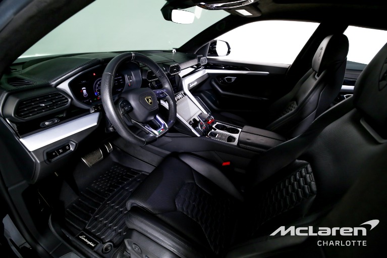 Used-2019-Lamborghini-Urus