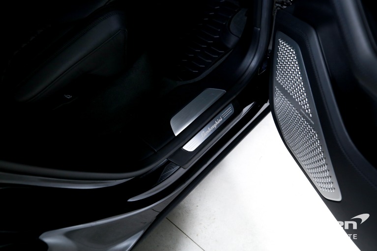 Used-2019-Lamborghini-Urus