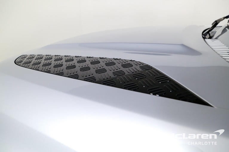 Used-2023-Land-Rover-Defender-110-X-Dynamic-SE