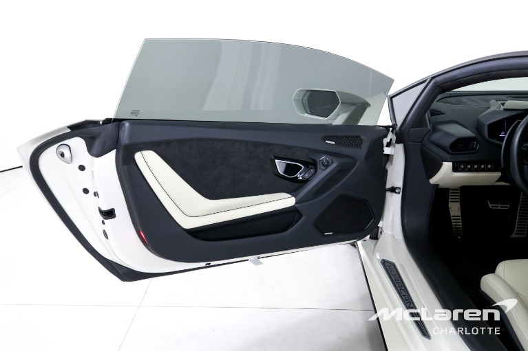 Used-2022-Lamborghini-Huracan-EVO