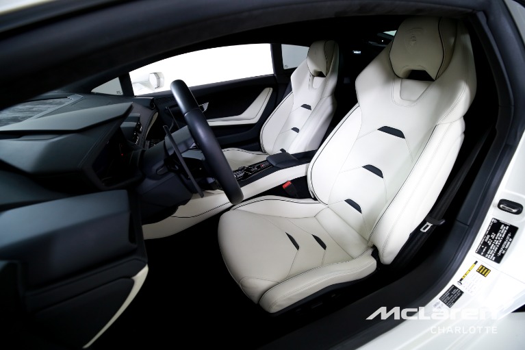 Used-2022-Lamborghini-Huracan-EVO