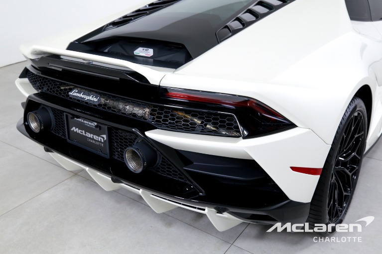 Used-2022-Lamborghini-Huracan-EVO