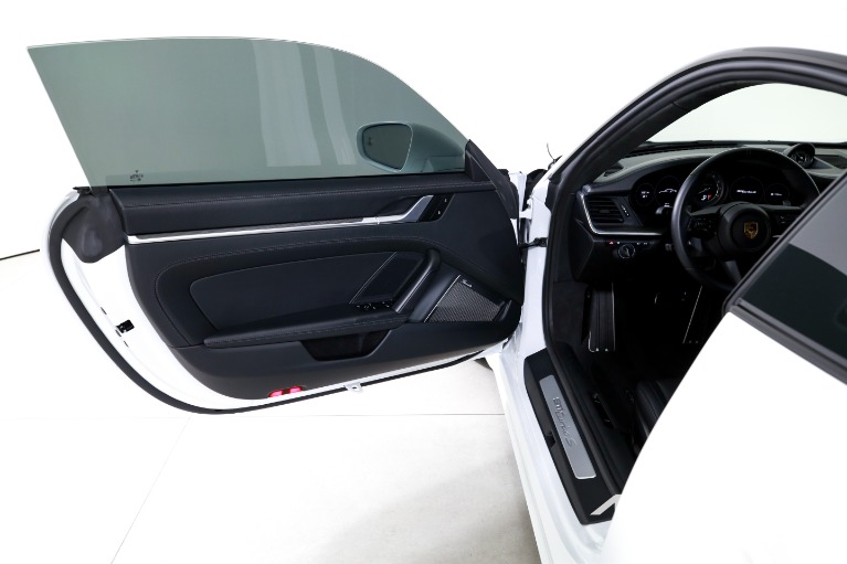 Used-2025-Porsche-911-Turbo-S