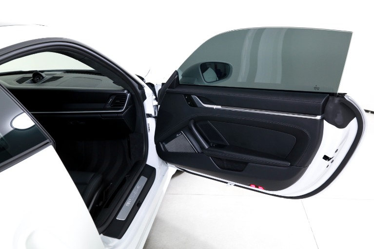 Used-2025-Porsche-911-Turbo-S