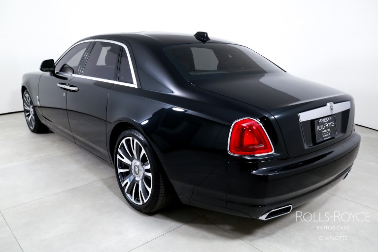 Used-2019-Rolls-Royce-Ghost