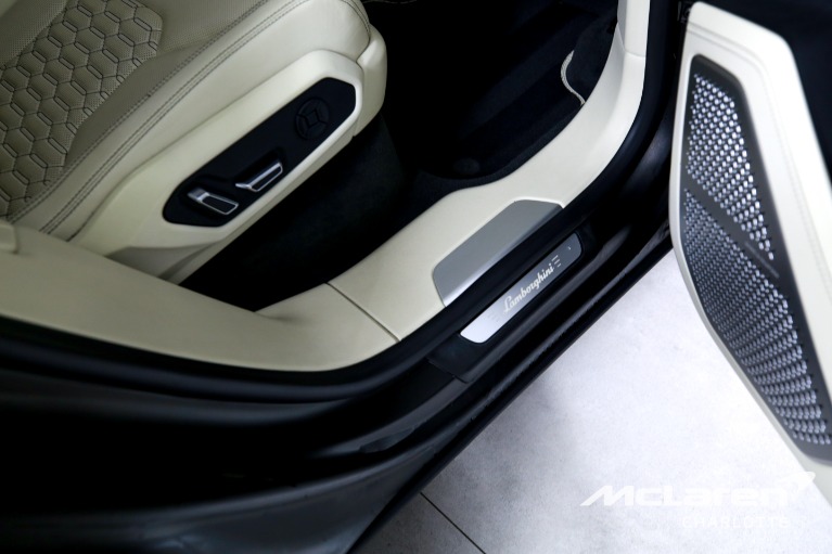 Used-2019-Lamborghini-Urus