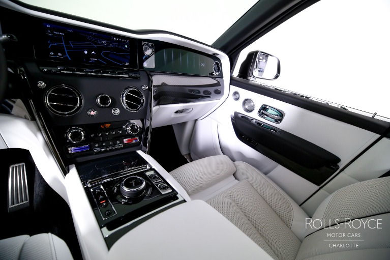 Used-2025-Rolls-Royce-Black-Badge-Cullinan