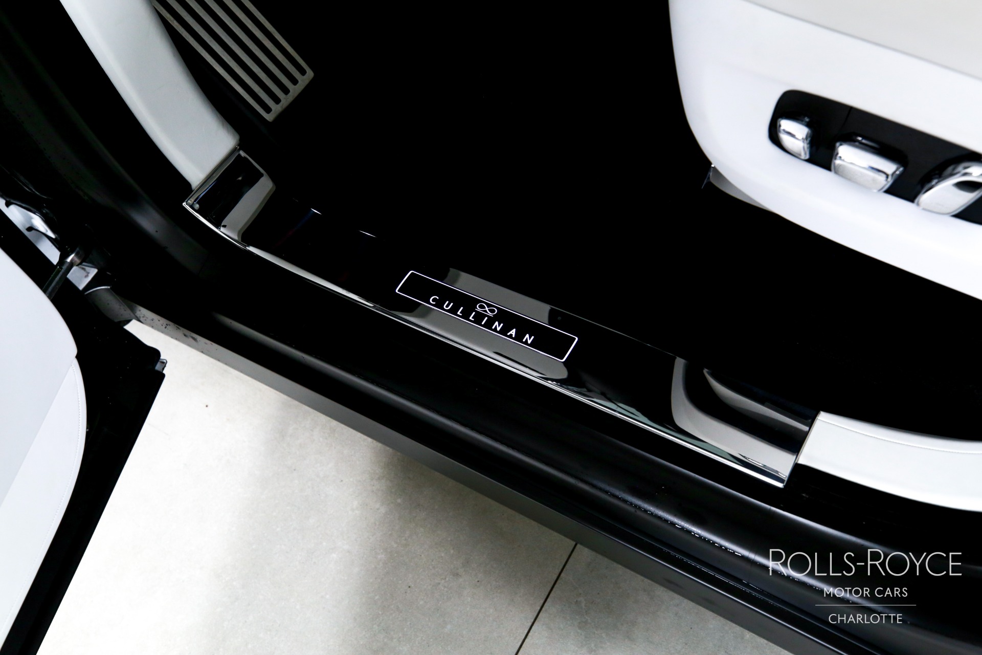 Used 2025 Rolls-Royce Black Badge Cullinan  | Charlotte, NC