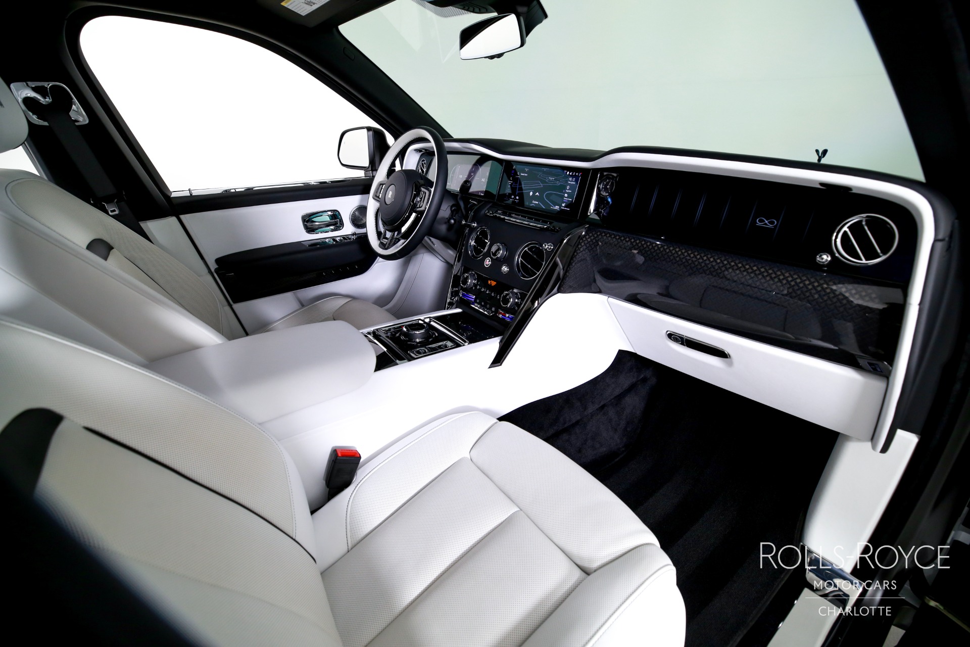 Used 2025 Rolls-Royce Black Badge Cullinan  | Charlotte, NC