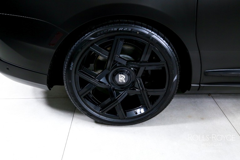 Used-2025-Rolls-Royce-Black-Badge-Cullinan