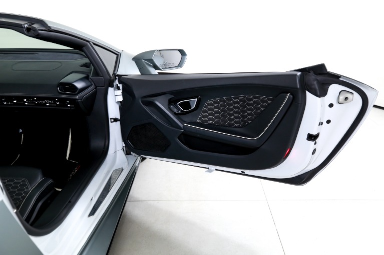 Used-2021-Lamborghini-Huracan-EVO-Spyder