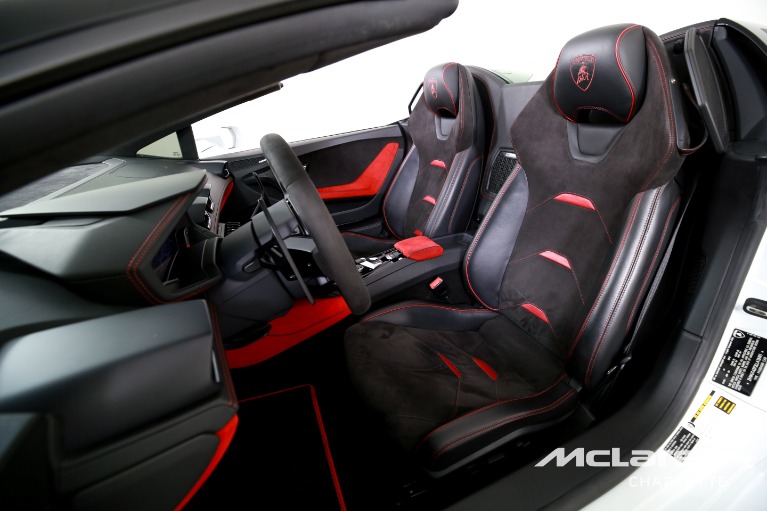 Used-2020-Lamborghini-Huracan-EVO-Spyder