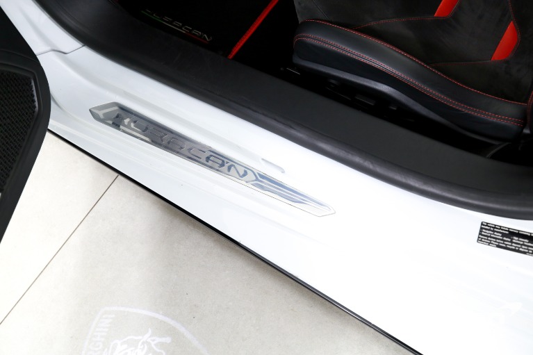 Used-2020-Lamborghini-Huracan-EVO-Spyder