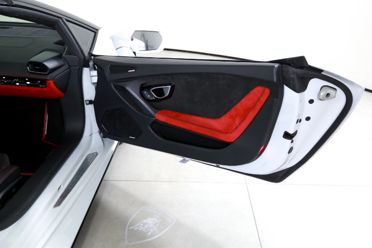 Used-2020-Lamborghini-Huracan-EVO-Spyder