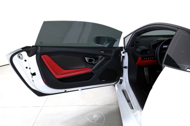 Used-2020-Lamborghini-Huracan-EVO