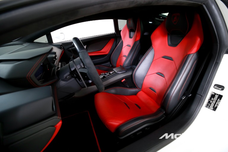 Used-2020-Lamborghini-Huracan-EVO