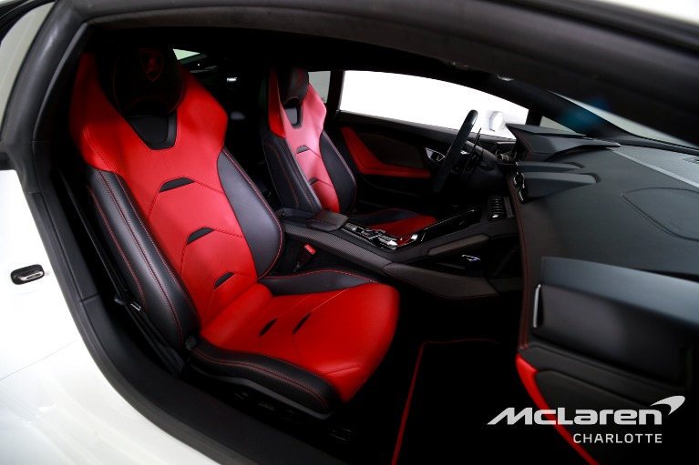 Used-2020-Lamborghini-Huracan-EVO