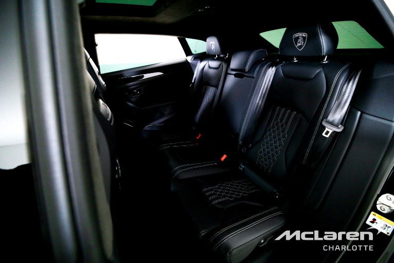 Used-2025-Lamborghini-Urus-SE