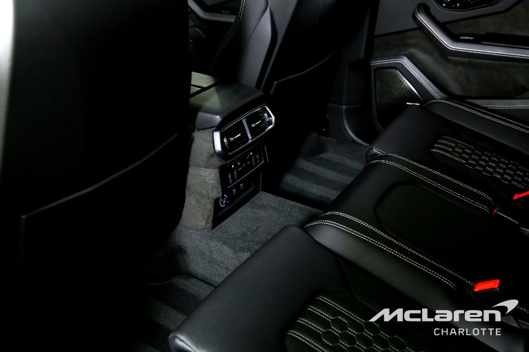 Used-2025-Lamborghini-Urus-SE