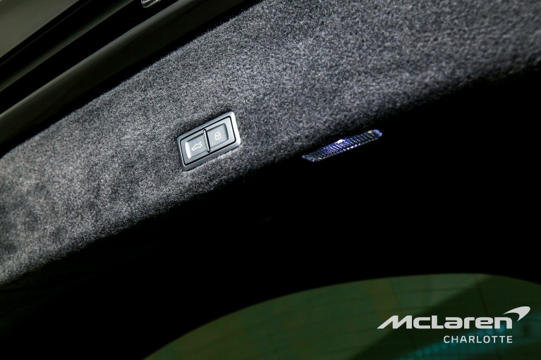 Used-2025-Lamborghini-Urus-SE