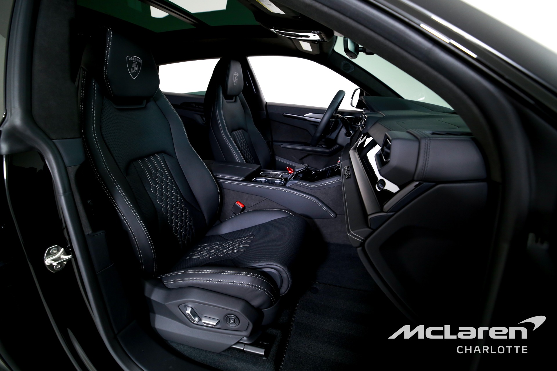Used 2025 Lamborghini Urus SE | Charlotte, NC