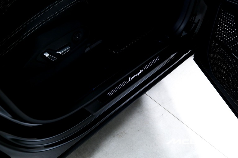 Used-2025-Lamborghini-Urus-SE