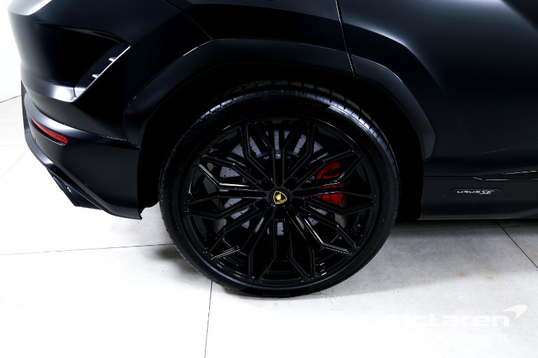 Used-2025-Lamborghini-Urus-SE