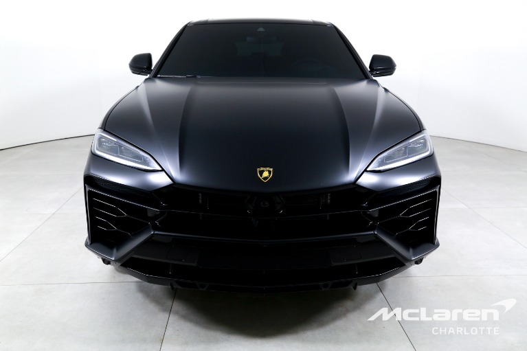Used-2025-Lamborghini-Urus-SE