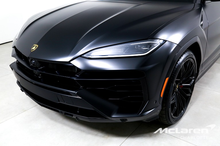 Used-2025-Lamborghini-Urus-SE
