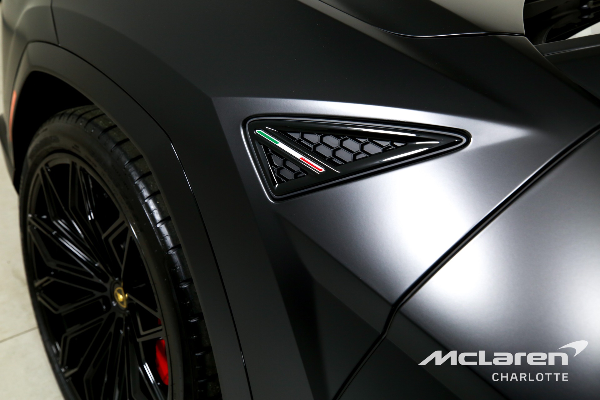 Used 2025 Lamborghini Urus SE | Charlotte, NC