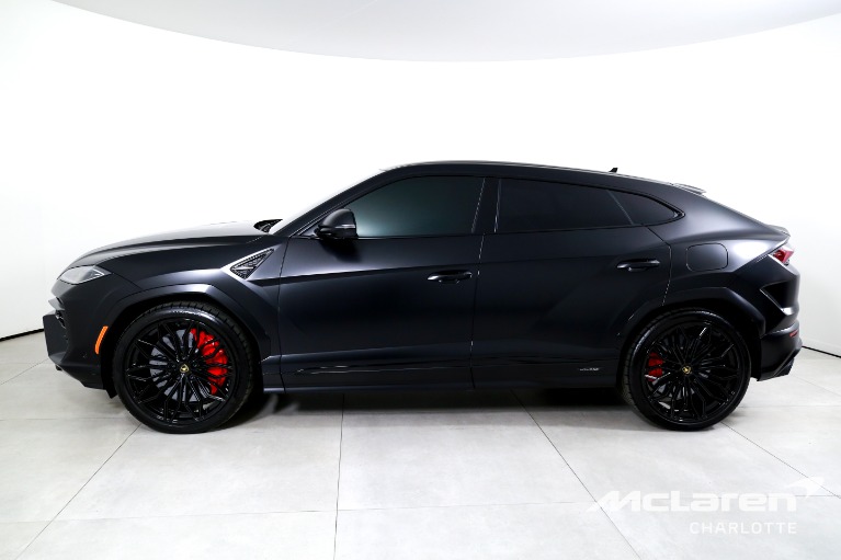 Used-2025-Lamborghini-Urus-SE