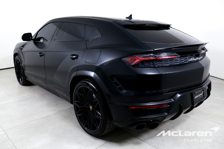 Used-2025-Lamborghini-Urus-SE