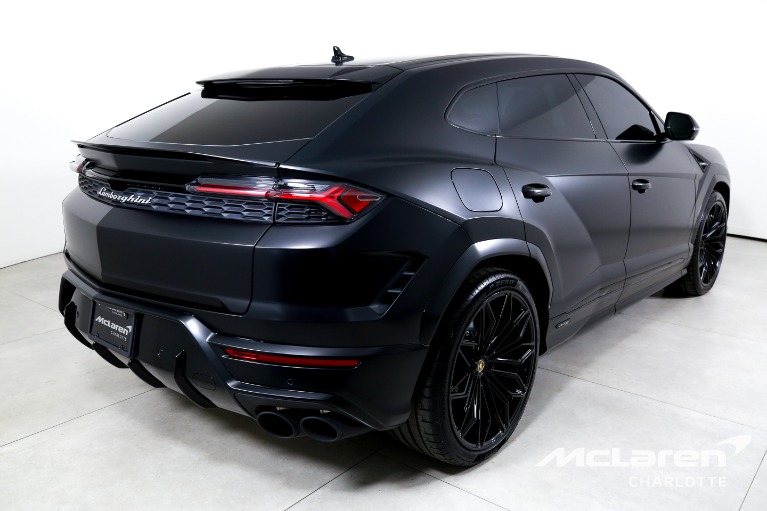 Used-2025-Lamborghini-Urus-SE