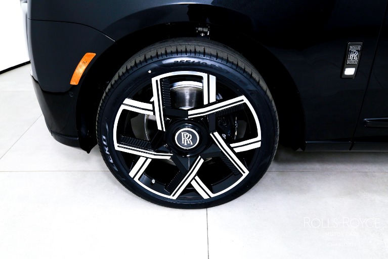 New-2026-Rolls-Royce-Black-Badge-Cullinan