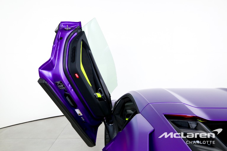 Used-2025-Lamborghini-Revuelto